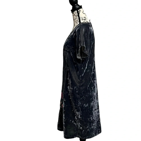 Chelsea & Theodore Black Crushed Velvet Embroidered Mini Dress Women’s S - Picture 4 of 10